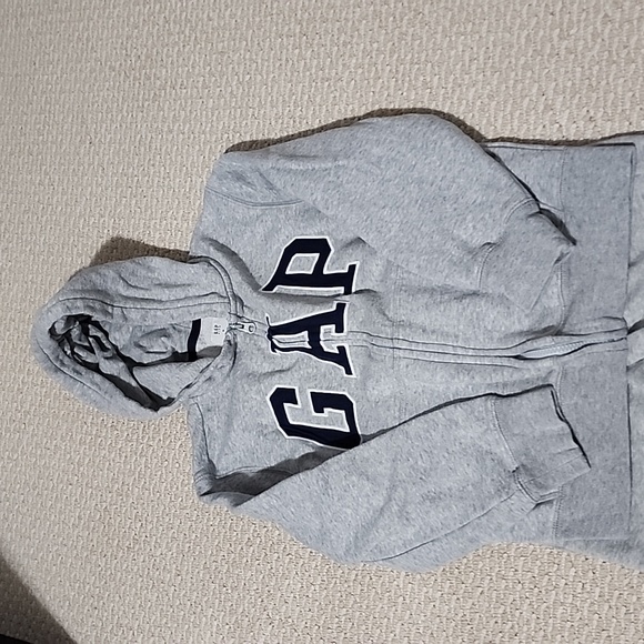 Gap boys tracksuit. - Picture 3 of 5